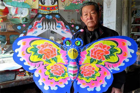 潍坊风筝美如画 各色纸鸢飞满天|风筝|张效东|潍坊_新浪新闻