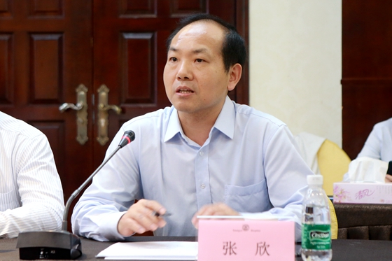 国家卫健委科教司司长杨青来湘雅医院调研