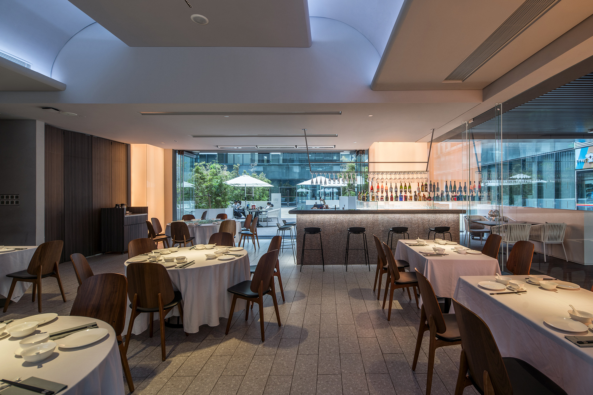 "水帘洞"餐厅 / really taste陆利餐室