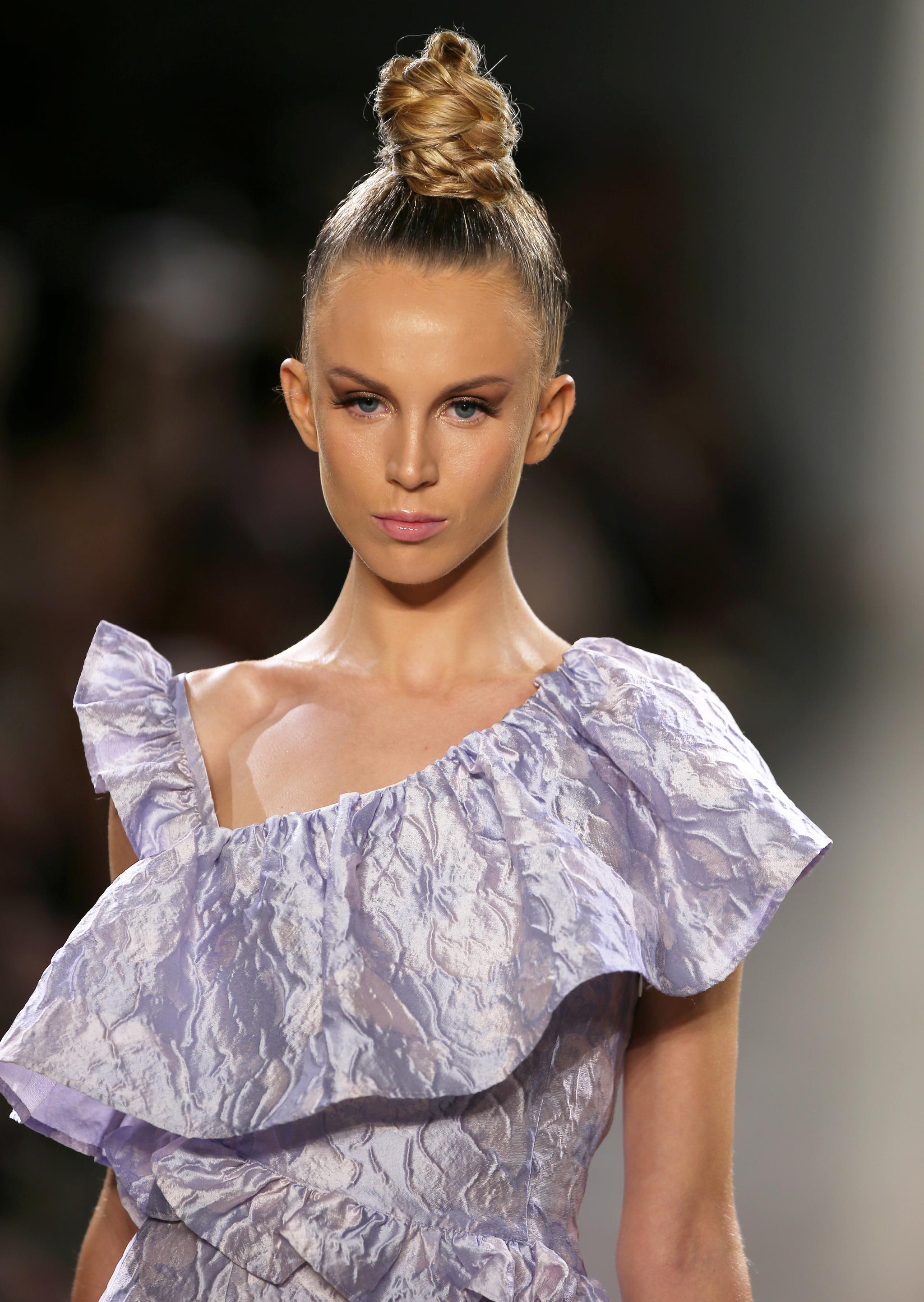 viviennehu品牌亮相纽约时装周