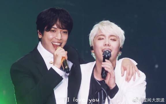 郑容和李弘基合唱《原来是美男》主题曲
