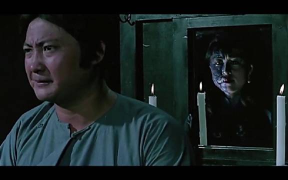 鬼打鬼童年阴影系列果皮削断后镜子里出现恐怖女鬼