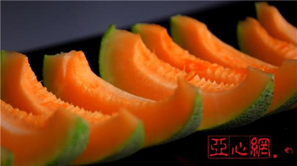 新疆托克逊:“海拔零点城”哈密瓜成熟销全国