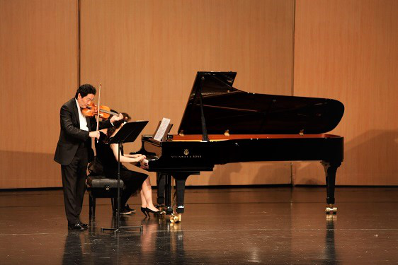 吕思清小提琴独奏音乐会在泰州大剧院举行