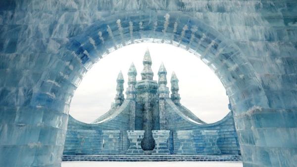冰雪中的“嘉年华”:冰雕雪雕艺术亮相哈尔滨国际冰雪节|嘉年华|冰雪节|雪雕_新浪新闻