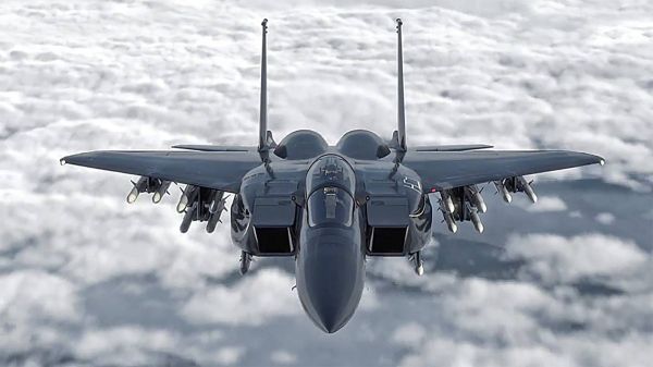 资料图片：美空军F-15EX改进型战机CG效果图。（图片来源于网络）