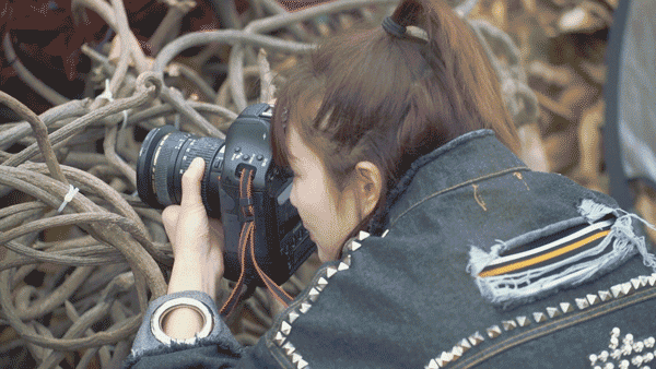 这个惊艳朋友圈的90后美女,又又又又又带着照片回来了!