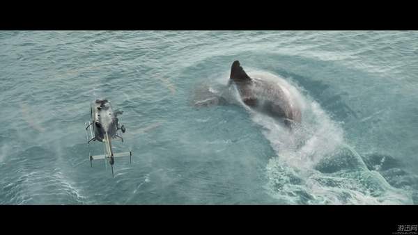 《巨齿鲨》中文幕后花絮曝光 李冰冰遭巨型章鱼怪围困