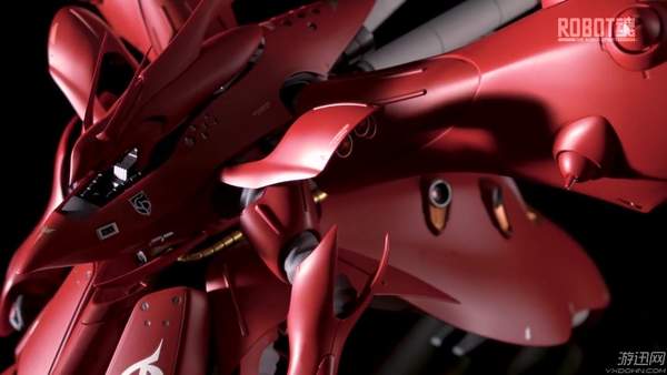 夏亚座机"夜莺"重涂装模型亮相 帅气值爆表超大尺寸