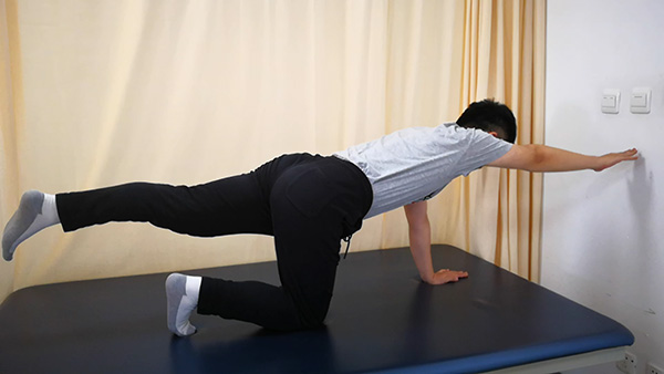 4,简易核心肌练习以上动作,都可以一组10个为目标进行锻炼.