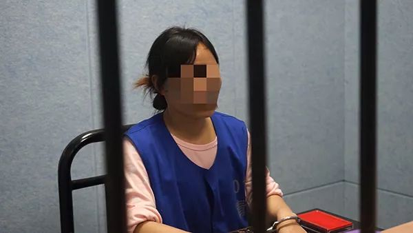 30岁女子用"艳照"敲诈72岁男友获刑|秦芳|姜海涛|艳照_新浪新闻
