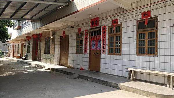 张锋名下公司注册地为张峰住所，附近并无果园。澎湃新闻记者 李思文 摄