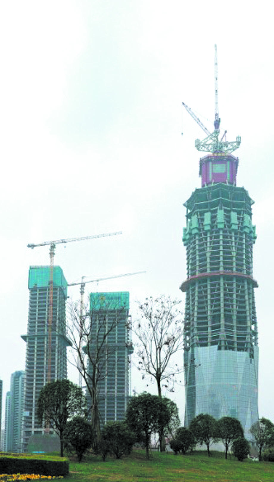 绿地中心·蜀峰468正处于紧张有序的建设阶段2月16日,周末,位于东大路