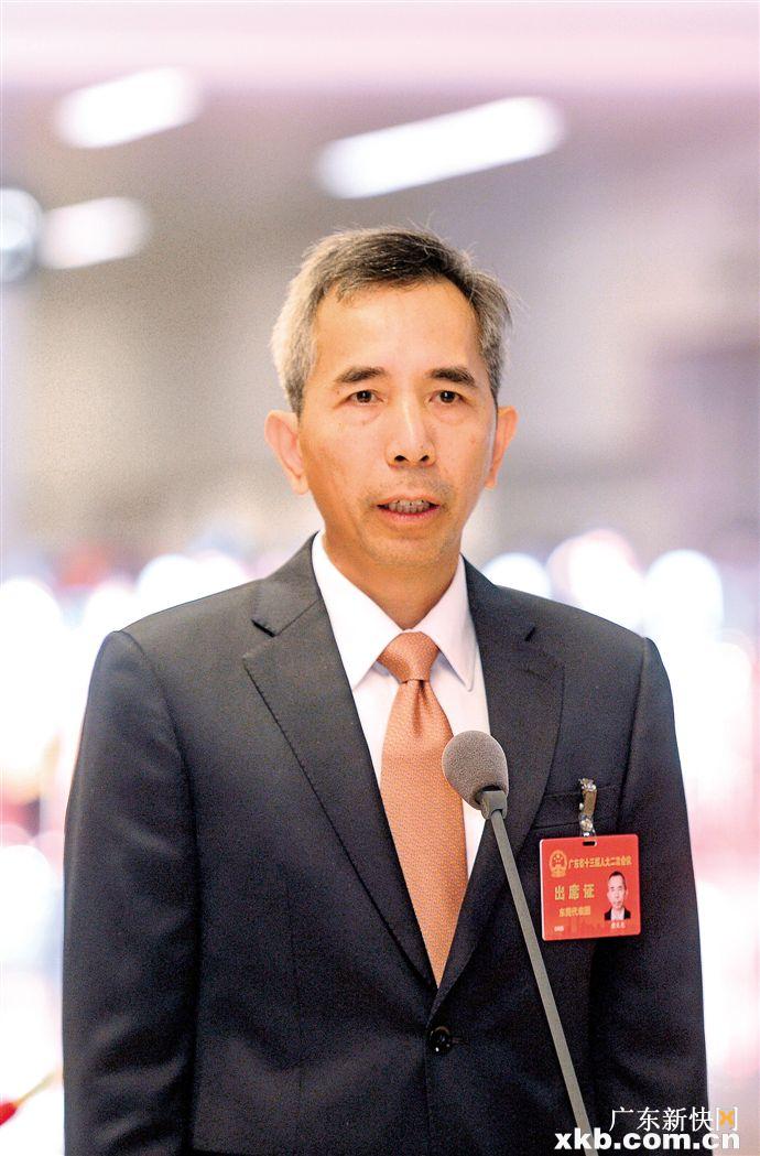 省人大代表,广东昭信集团股份有限公司董事长梁凤仪省人大代表,深圳市