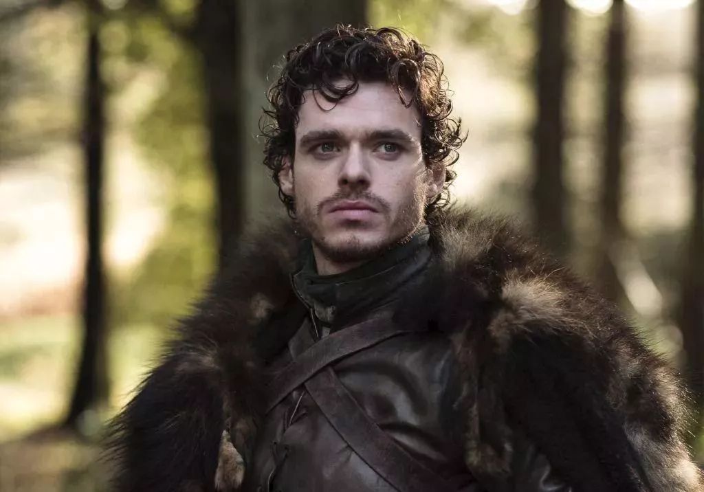 麦登登richard madden 最近登了好多杂志,我可以!