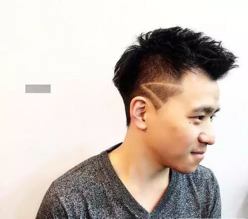 "这是什么发型,流氓头啊!"15岁少年剪个头发被老爸呵斥,之后.