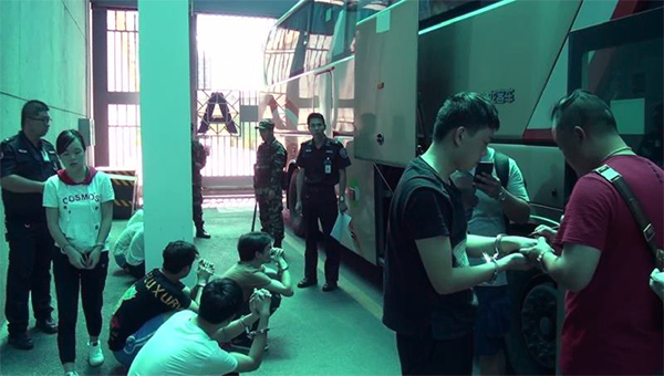 炒外汇被骗 为虎作伥 恒生指数 竟受骗子操纵|金