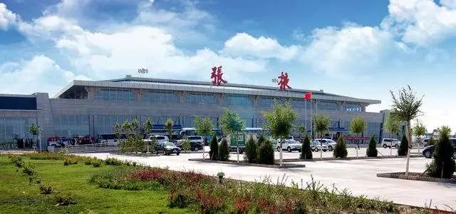 海拔最高——甘南夏河机场机场之最:海拔最高的机场是夏河机场,海拔