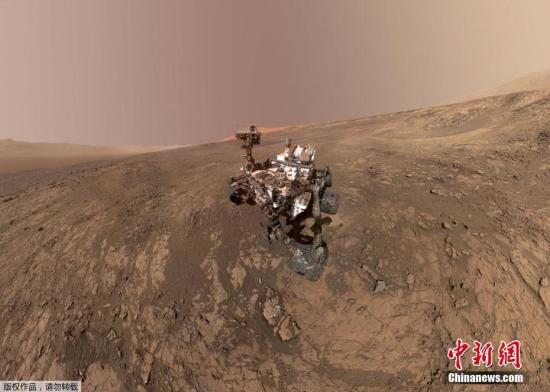 美国火星:前美国宇航局科学家:40多年前火星就存在生命痕迹 资料图片:“好奇”号火星探测器在火星维拉鲁宾岭的“自拍照”。