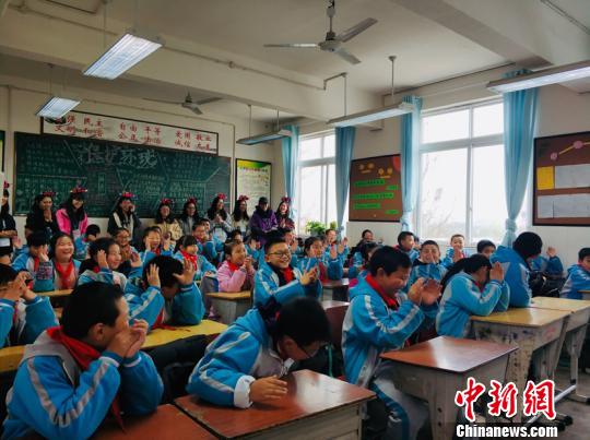 图说:金堂第四小学义教活动.
