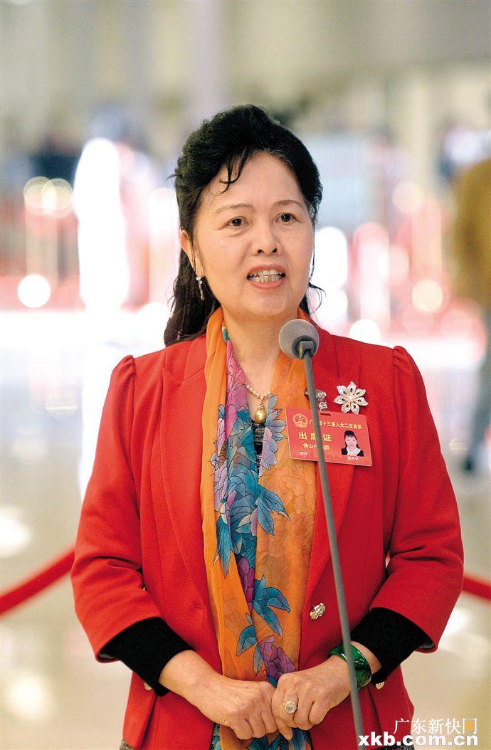 省两会首设代表通道代表就热点议题发声