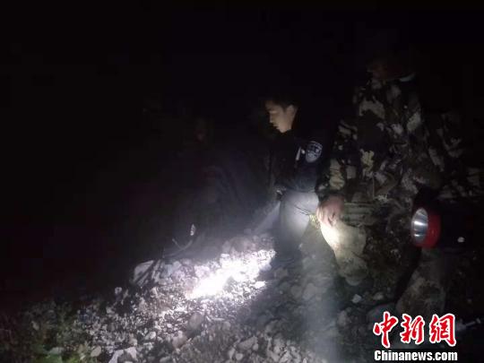 大學生國慶長假私自徒步玉龍雪山被困 警方連夜施救 新聞 第1張