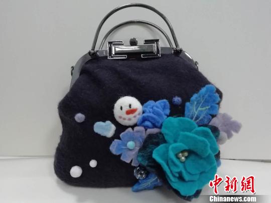 唐卡系列羊毛毡文创设计 兰艳 摄