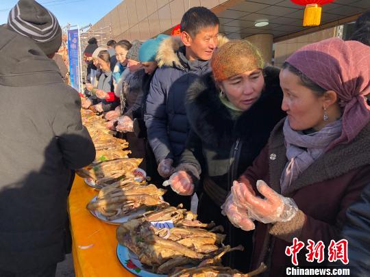 1月19日,兵团九师·塔城额敏第八届冰雪文化旅游节暨首届风干美食节在