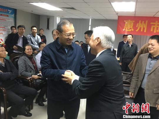 香港企业家赞广东惠州解决企业困难直通车