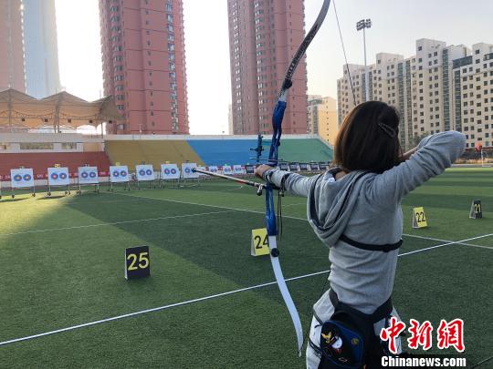 全国逾百名选手甘肃“弯弓搭箭”切磋技艺_手机新浪网