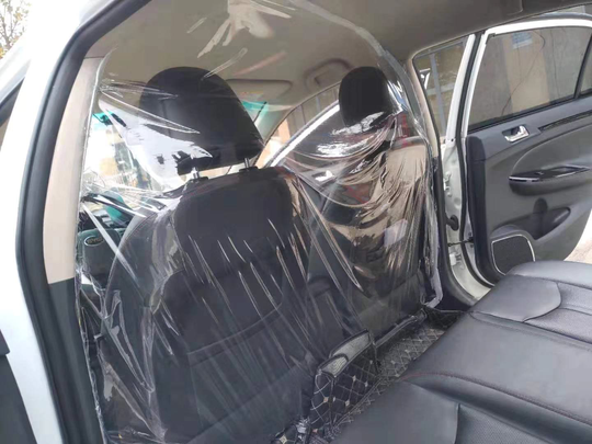 滴滴在车内加装的塑料隔膜
