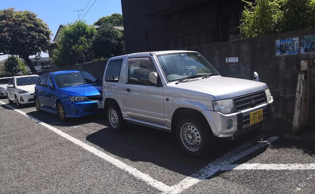 10多万的敞篷小跑近20年的老mini东京街头都有哪些车