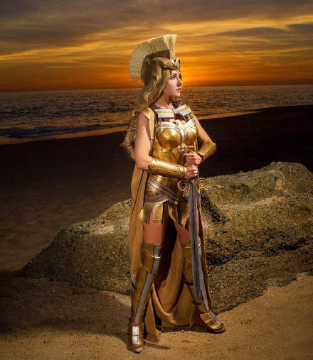 《神奇女侠》希波吕忒女王cos 高贵优雅,气势十足