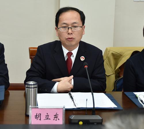 座谈会上,胡立东检察长首先汇报了该院上冈检察室,驻所检察室近年来