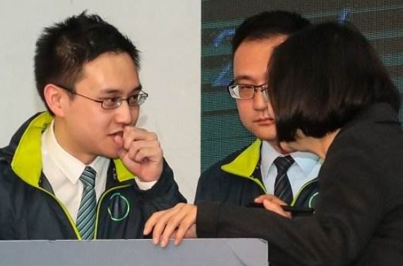 台湾包袱铺:求求你们 别再黑蔡英文了好吗?