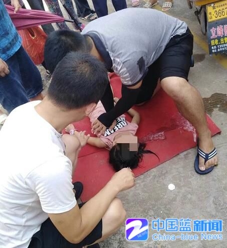 小女孩失足落水命悬一线,金华婺城区干群全力营救化险为夷