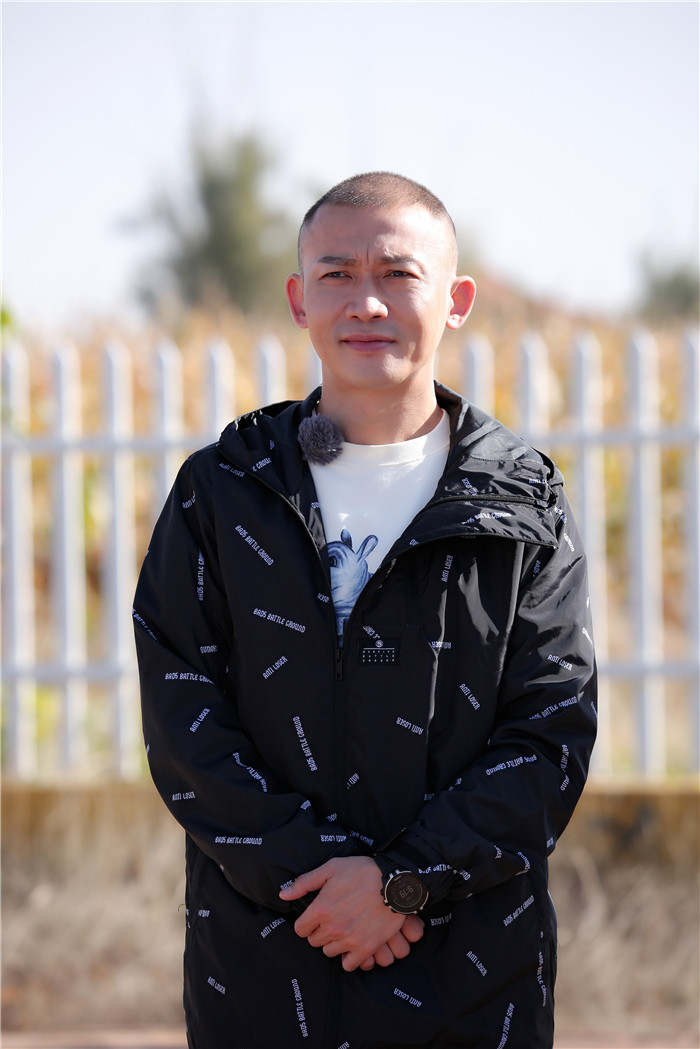 我们在行动聂远一对多教导足球小将