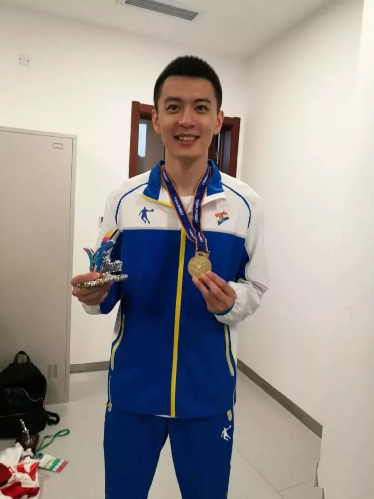 如果这些人要组成内地男运动员颜值代表,那橘子君个人推荐杨鸣当队长