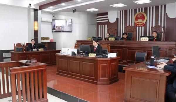 3人冒充记者嫖娼并偷拍勒索财物 被判刑6到9年