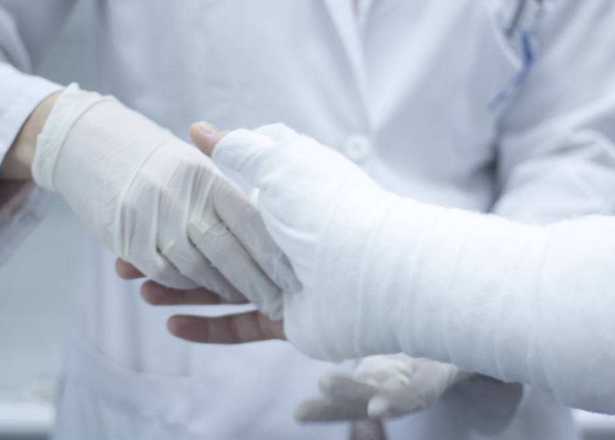 骨折卧床 可能致命