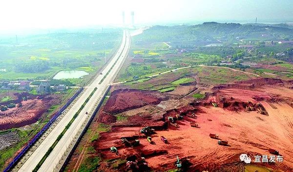 江豚频繁现身:宜昌长江保护见效,还将关停一百