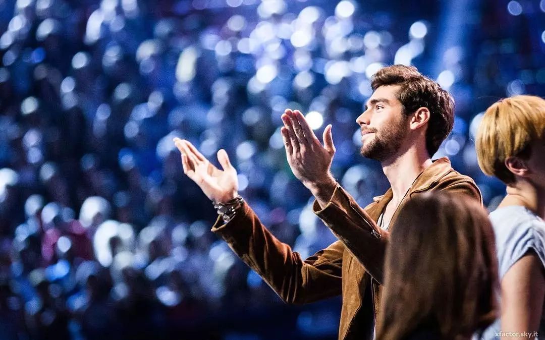 过气男歌手alvarosoler因卖肉不成被迫出新歌我爱他