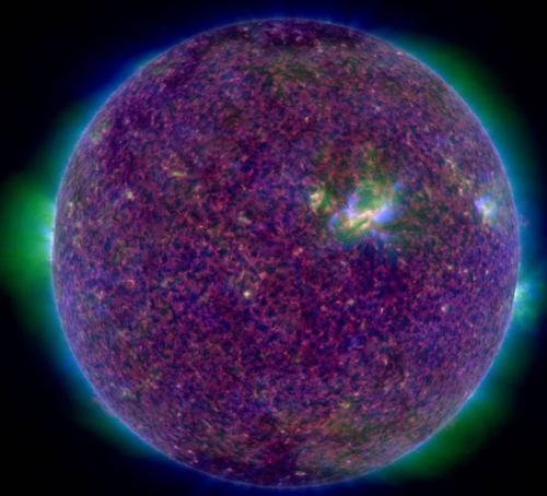 “紫太阳”。来源：NASA。