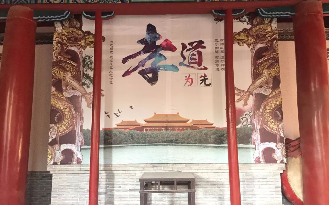 ▲11月21日,修缮后的南林交村龙泉寺,因无法塑像,大殿空落落的。新京报记者 张惠兰 摄