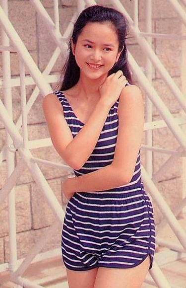 叶蕴仪,她曾与周慧敏齐名,22岁嫁入豪门被迫退圈,遭丈夫劈腿身材走样