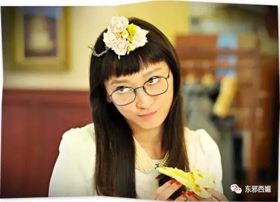 亲爹劈腿劈成蜘蛛精,亲娘沉迷教派欠巨债,她仍坚强活出精彩人生