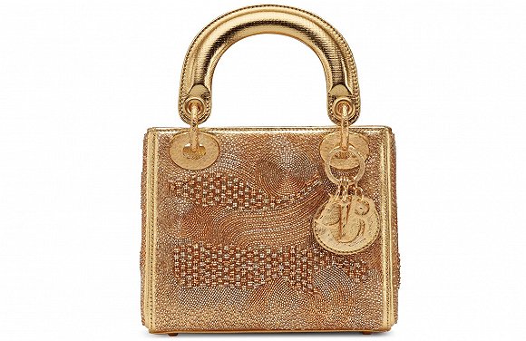 【春节特供·过节指南】情人节给女友选礼的世纪难题,标准答案在此