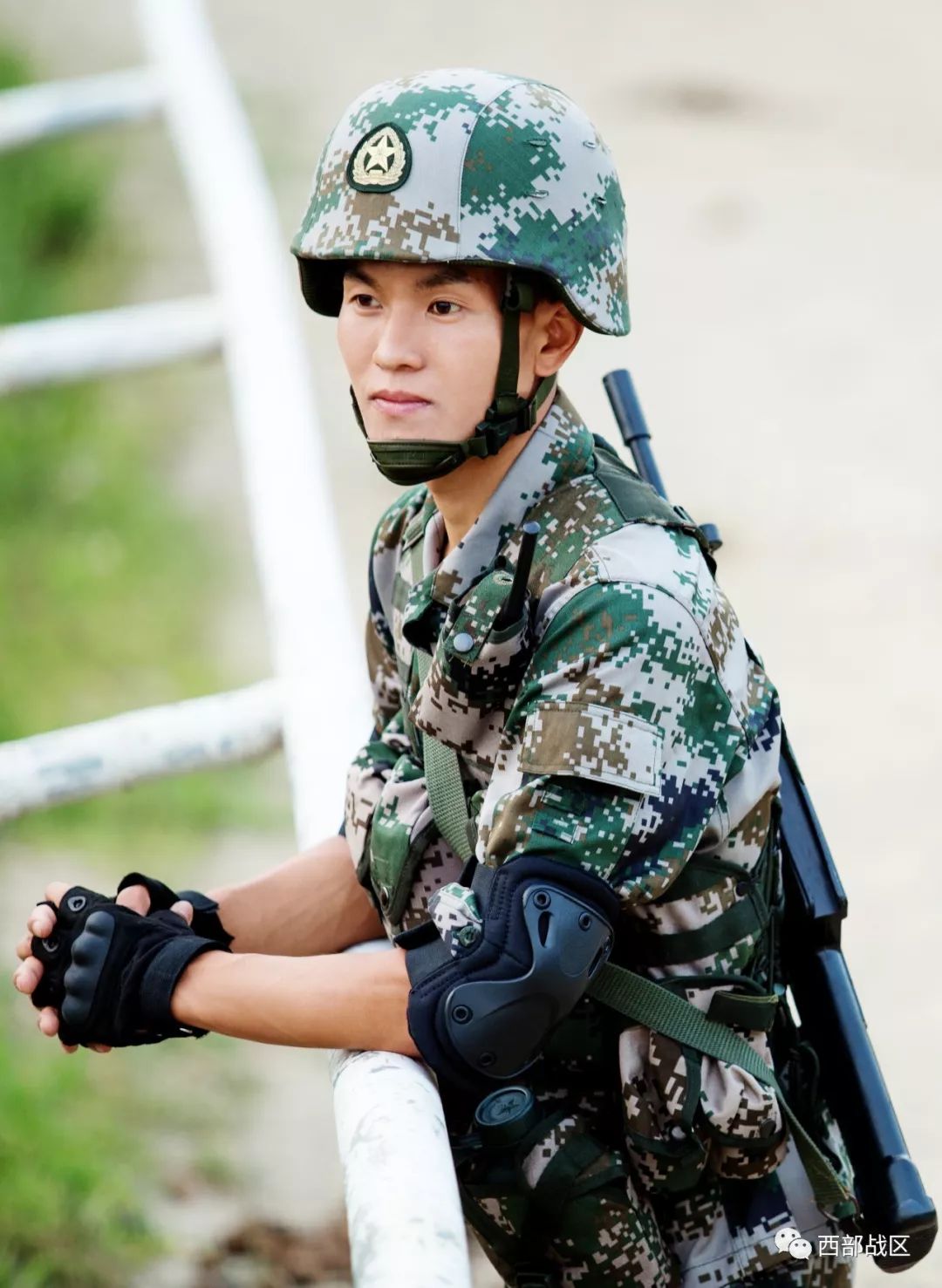 军人的钢铁之躯:从"杀马特"青年到钢铁战士