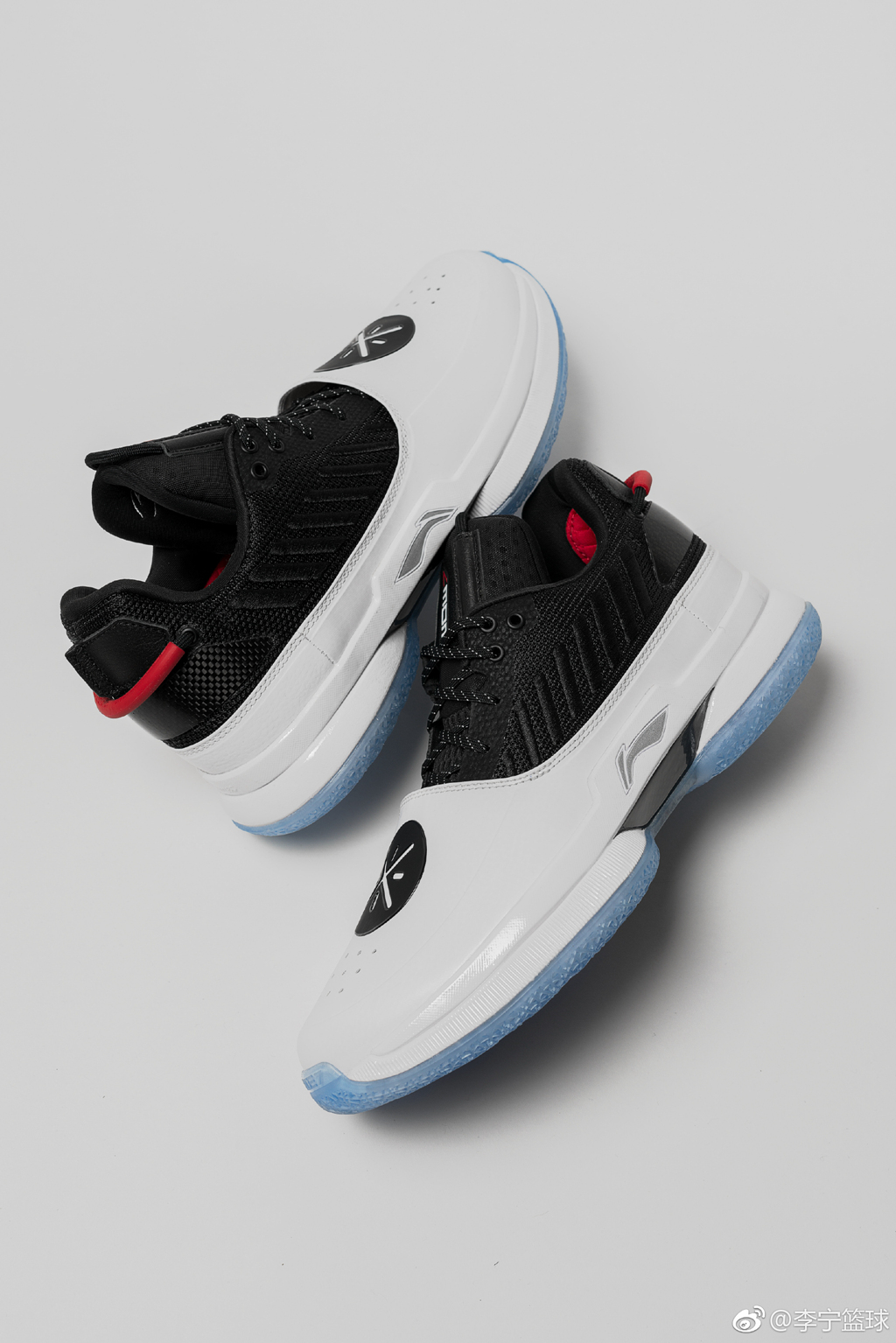 此前刚刚与李宁有过深度合作的知名涂鸦大神 og slick,还分享了一组亲