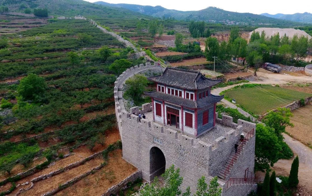 厉害了,送钱送房还不够,还送事业编制!